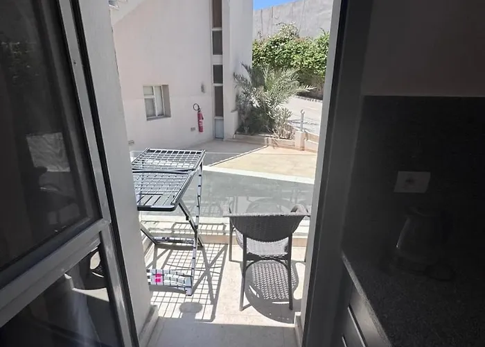 Sunny 2-bedroom Sholan Unit With Pool View *