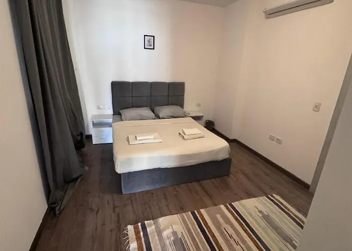 Sunny 2-bedroom Sholan Unit With Pool View شقة الغردقة