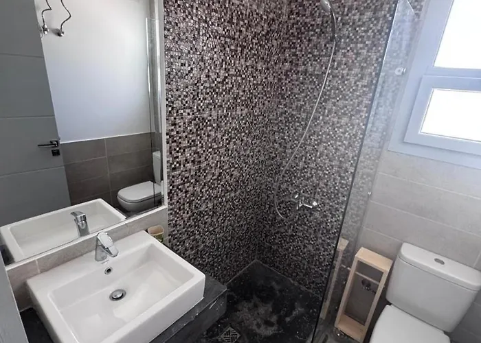 Sunny 2-bedroom Sholan Unit With Pool View * الغردقة